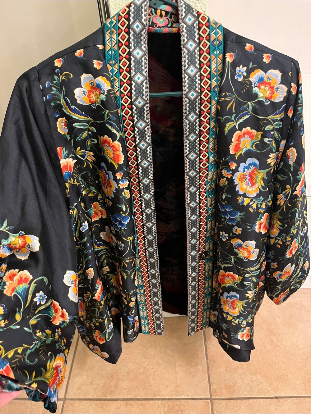 NWOT Johnnny Was reversible Velvet Floral Embroidered oversized kimono Sz small - Picture 5 of 6